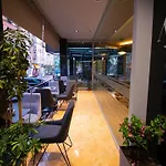 Albanopolis Hotel