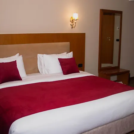 Ξενοδοχείο Albanopolis 4*