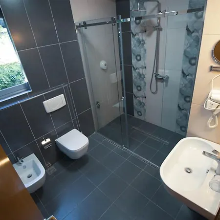 Albanopolis 4* Τίρανα