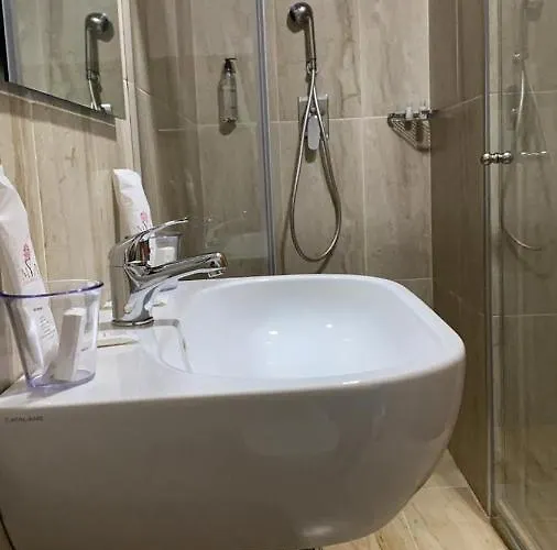 Albanopolis Hotel 4*