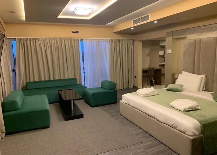 Hotel Albanopolis 4*