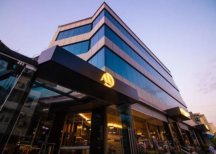 Albanopolis Hotel 4*