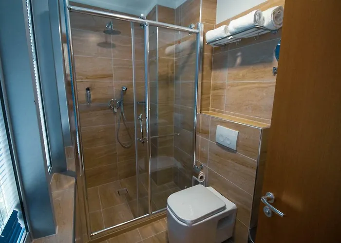 Albanopolis Hotel 4*