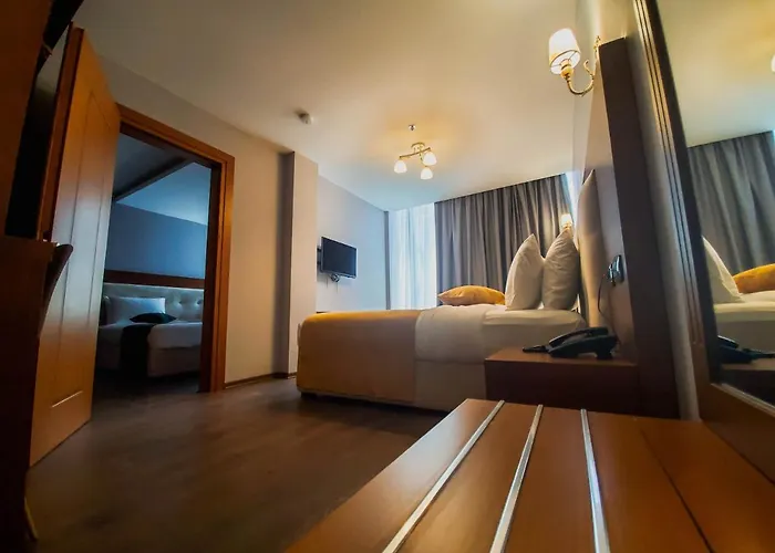 Albanopolis Hotel 4*