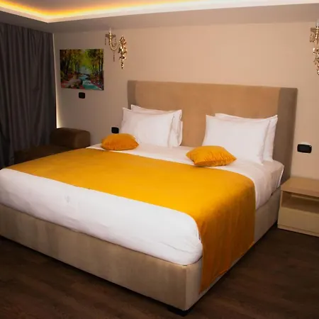 Hotel Albanopolis 4*