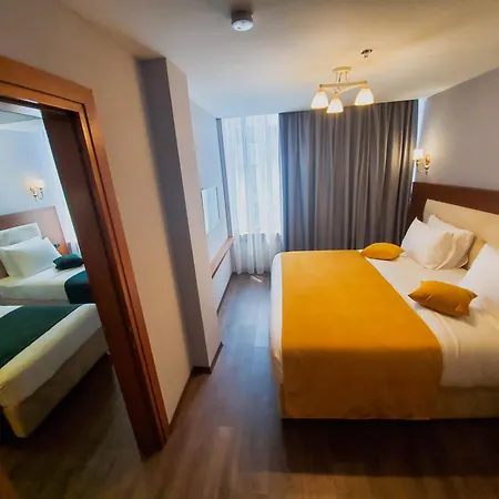 فندق Albanopolis 4*