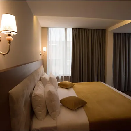 Albanopolis 4*
