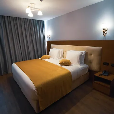 Albanopolis Hotel 4*