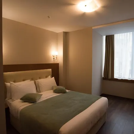 Albanopolis 4*