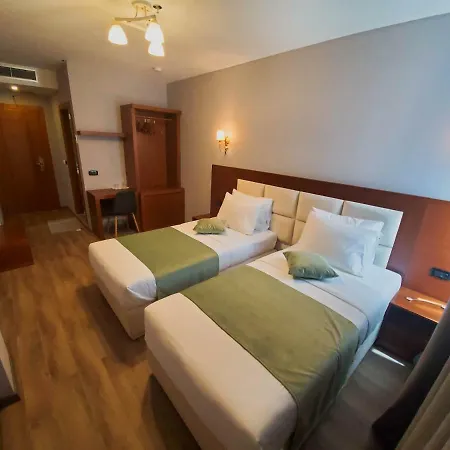 Albanopolis 4*