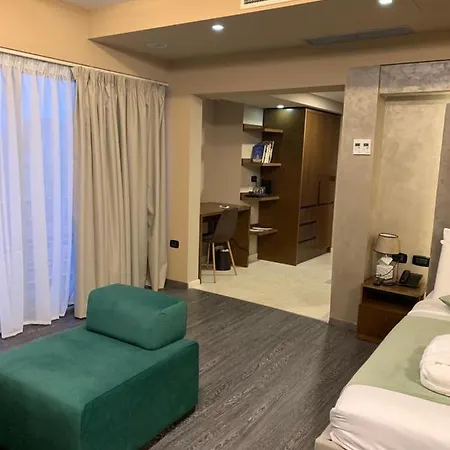 Albanopolis 4*