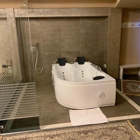 Albanopolis מלון טיראנה