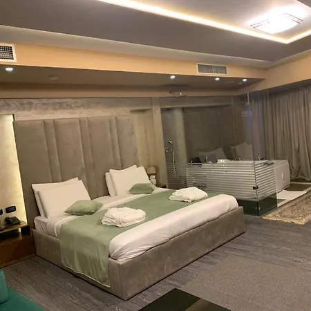 Albanopolis 4*