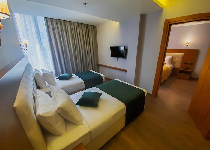 Albanopolis Hotel 4*