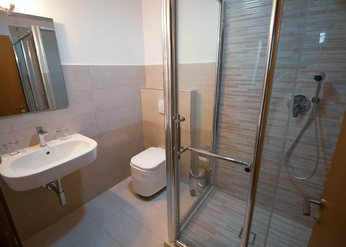 Отель Albanopolis 4*