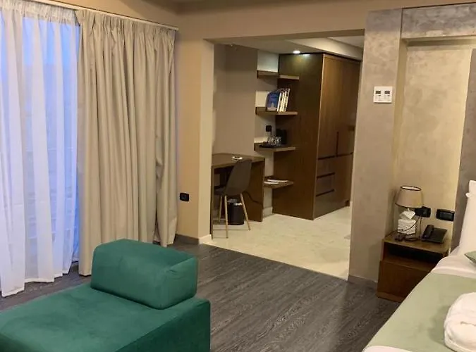 Albanopolis 4*